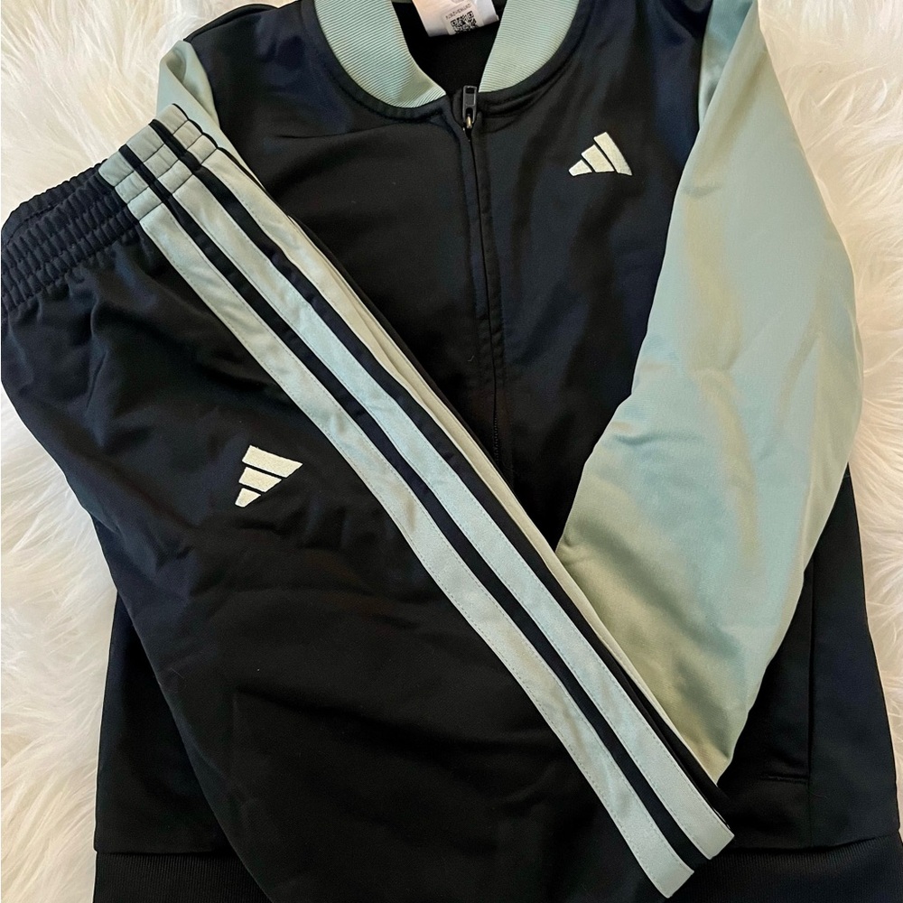 adidas Kids Matching Set in Black and Light Green